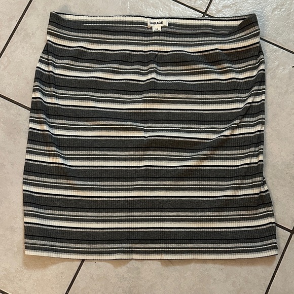 Garage Dresses & Skirts - GARAGE Y2K Monochrome Cotton-Blend Jersey Flattering Striped Pencil Skirt Sz L